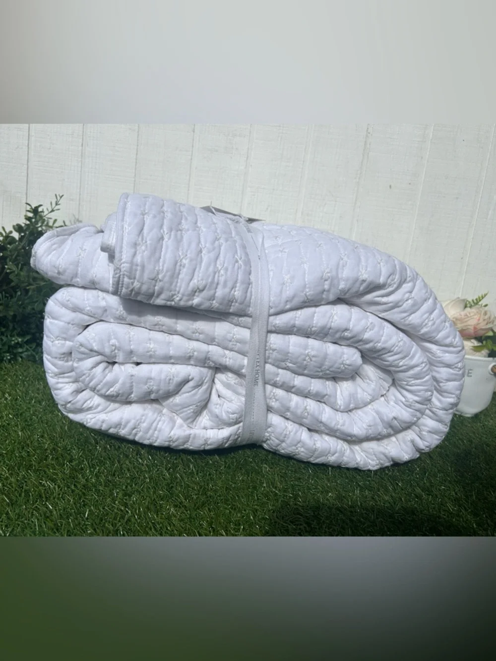 Levtex White Cross-Stitch Quilted Duvet Set white/new